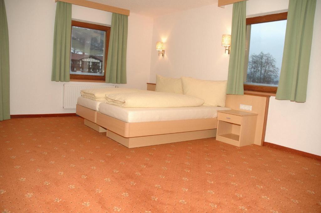 Appartementhaus Zum Zegger Neustift im Stubaital Habitación foto