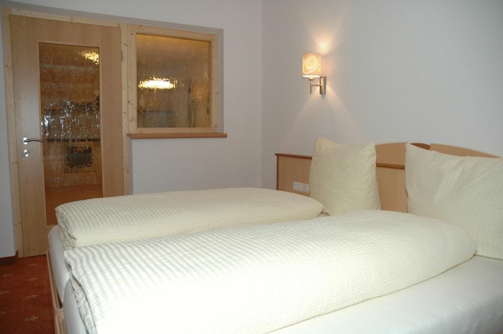 Appartementhaus Zum Zegger Neustift im Stubaital Habitación foto